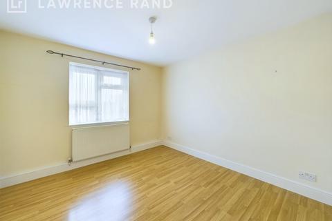 2 bedroom flat for sale, Evesham Close, Greenford, UB6