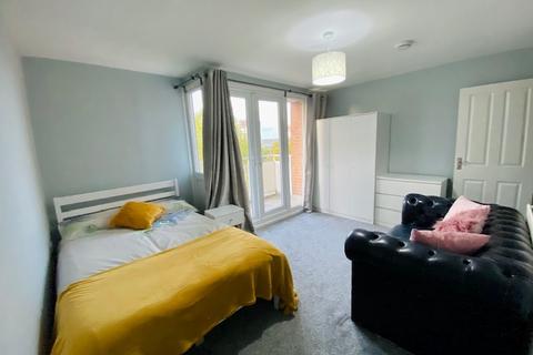 3 bedroom apartment to rent, Hammond Street, Sheffield S3