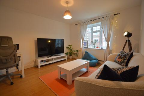 1 bedroom flat to rent, St Andrews Square, Surbiton