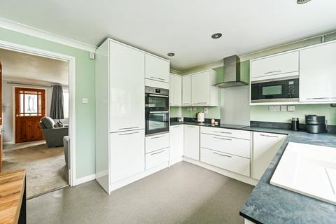 3 bedroom semi-detached house for sale, Greenfields Avenue, Alton, Hampshire