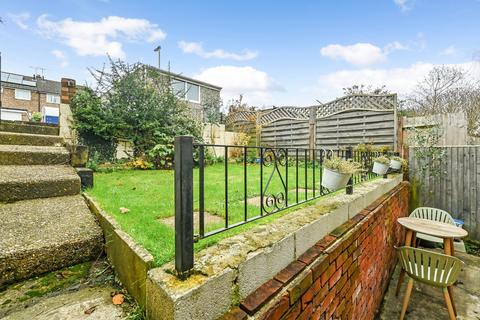 3 bedroom semi-detached house for sale, Greenfields Avenue, Alton, Hampshire