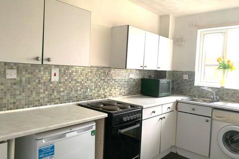 2 bedroom flat to rent, Maplin Park, Slough SL3