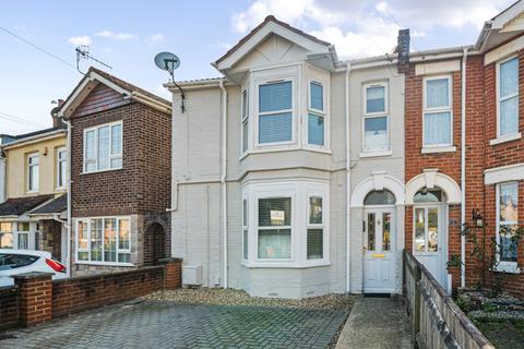 2 bedroom flat to rent, Richmond Road, Hampshire SO15