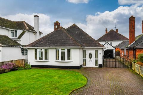 2 bedroom detached bungalow to rent, 31 Elm Road, Albrighton