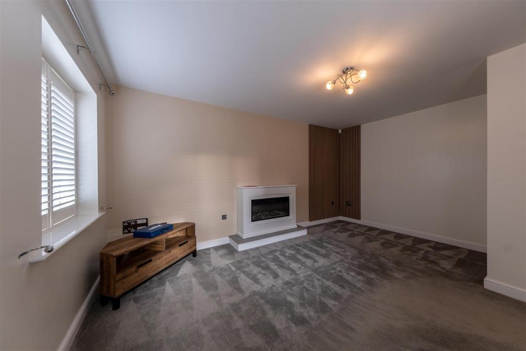 2 Bluebell Close-024.JPG