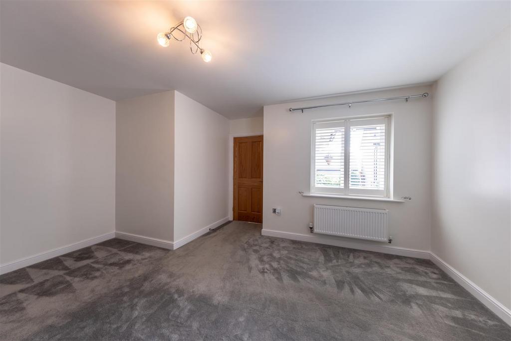 2 Bluebell Close-025.JPG