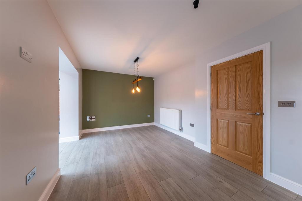 2 Bluebell Close-014.JPG