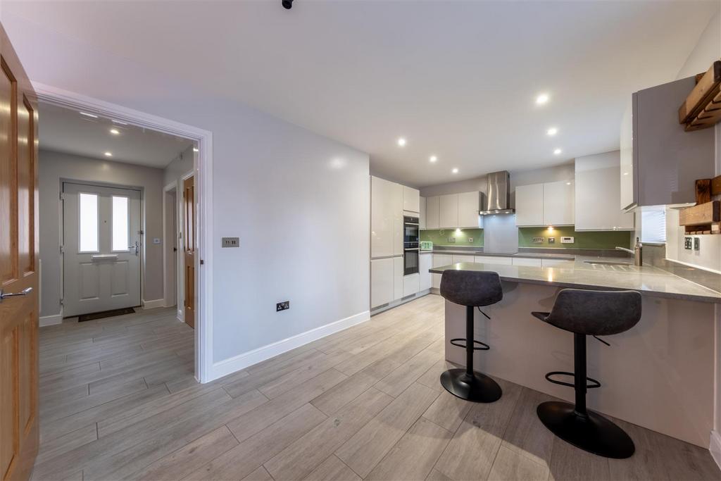 2 Bluebell Close-015.JPG