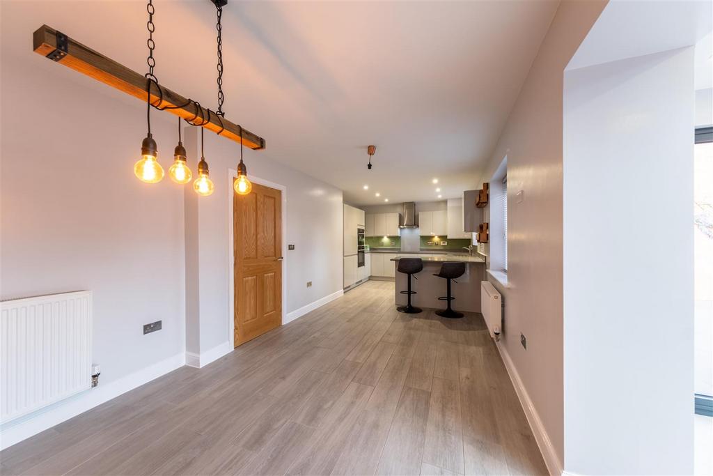 2 Bluebell Close-017.JPG