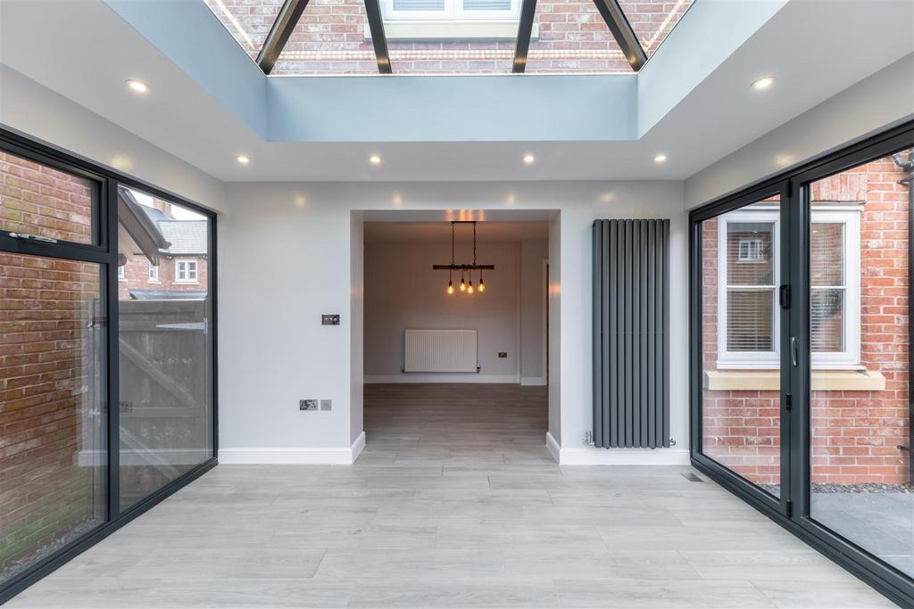 2 Bluebell Close-020.JPG