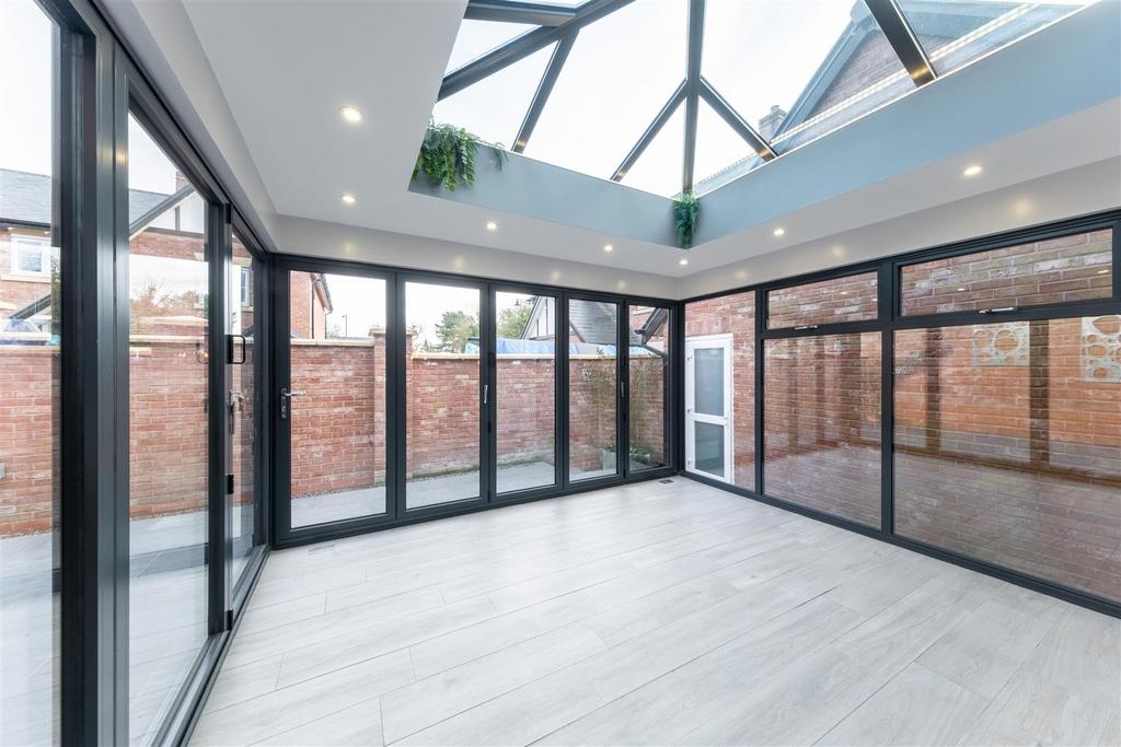 2 Bluebell Close-021.JPG
