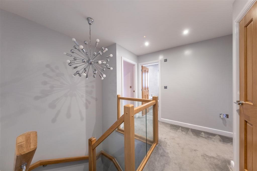 2 Bluebell Close-046.JPG