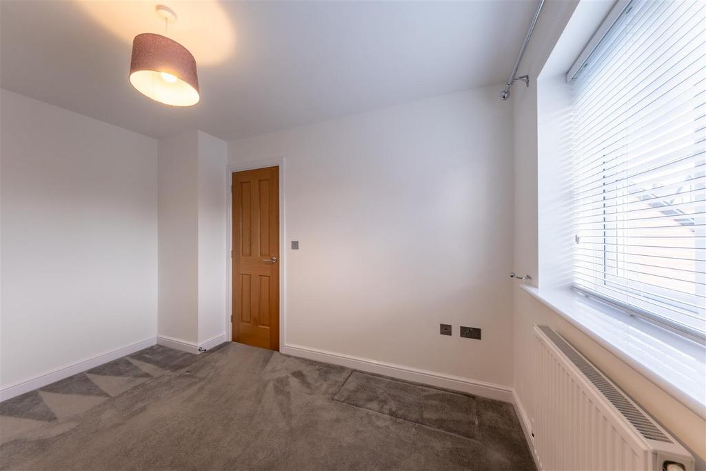2 Bluebell Close-040.JPG