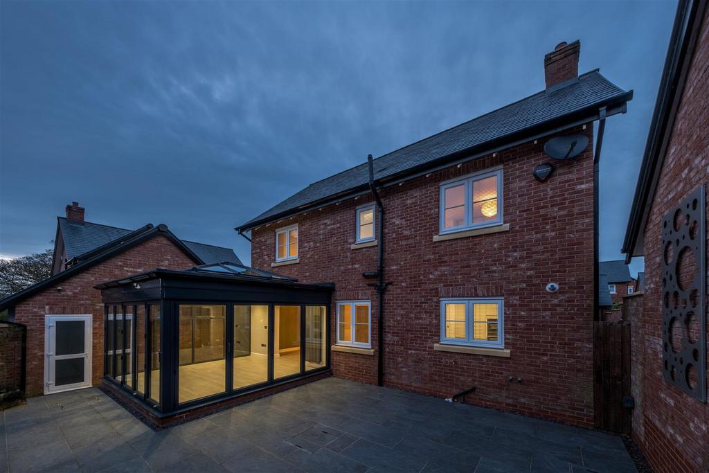 2 Bluebell Close-047.JPG