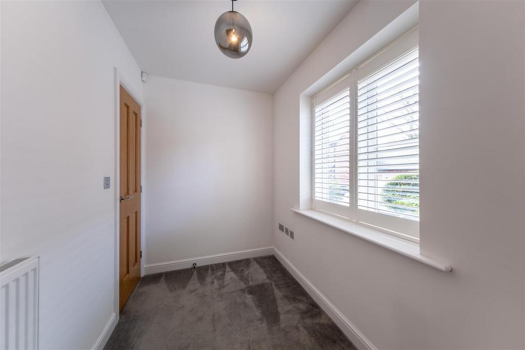 2 Bluebell Close-026.JPG