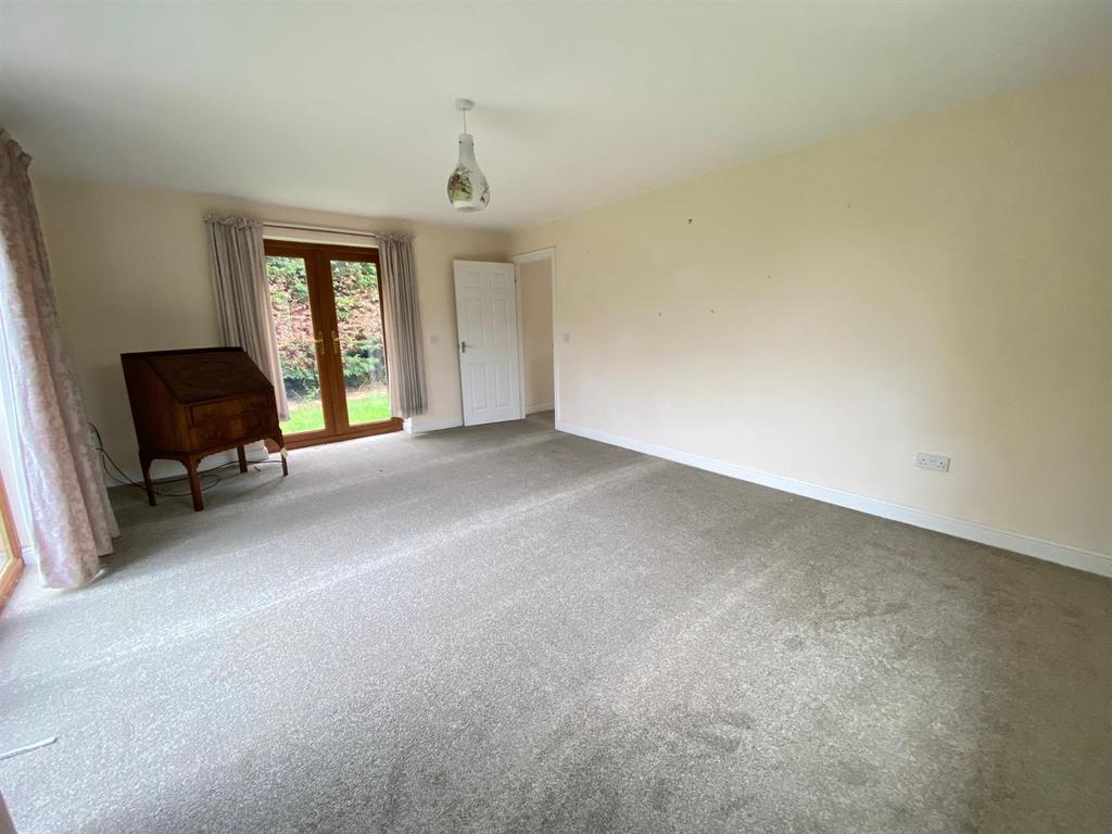 Living Room.jpg