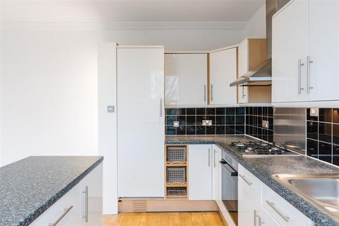 2 bedroom flat for sale, Nassington Road, Hampstead Heath, London