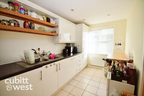 2 bedroom apartment to rent, Quinton Fields Emsworth PO10