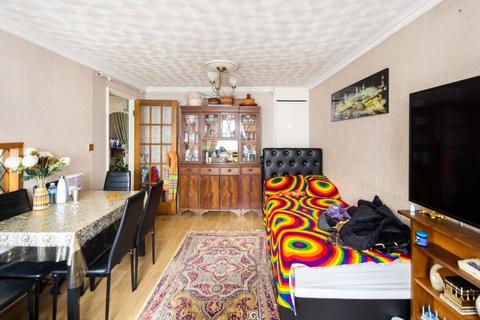 24 Elf Row, London, E1W 3EH