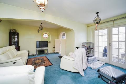 4 bedroom detached bungalow for sale, Ashford Crescent, Ashford TW15