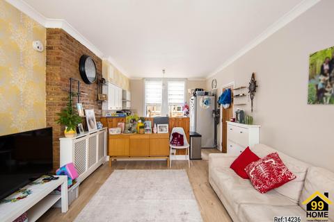 2 bedroom flat for sale, Stanley Road, Woodford, London, E18