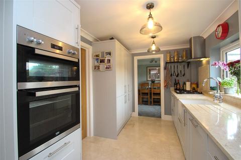 3 bedroom semi-detached house for sale, Priory Road, Netley Abbey, Southampton, Hampshire, SO31