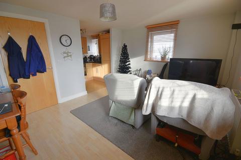 2 bedroom flat for sale, Curzon Street, Burton-on-trent DE14