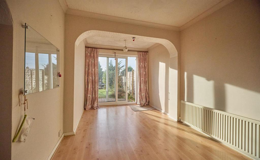 Dining room to rear