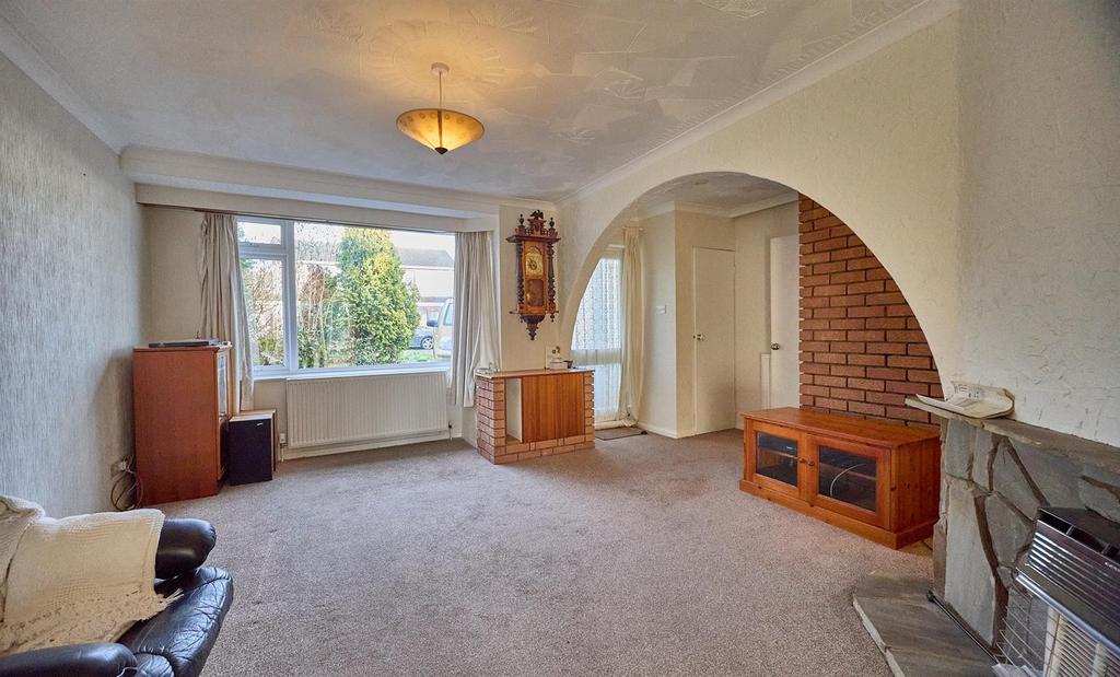 Lounge to front