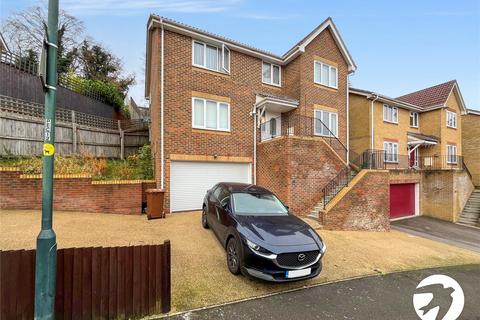 4 bedroom detached house to rent, Peacock Rise, Chatham, Kent, ME5