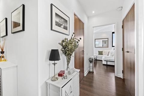 1 bedroom apartment for sale, St. John's Hill, London, SW11