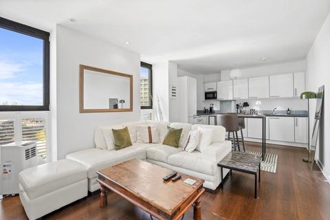 1 bedroom apartment for sale, St. John's Hill, London, SW11