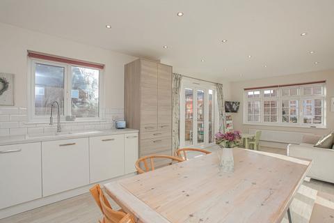 1 Anstee Close, Banbury, OX16 9ZW