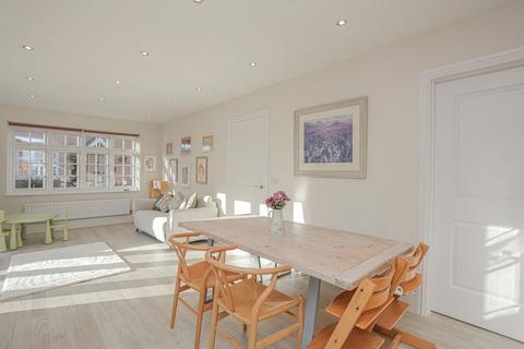 1 Anstee Close, Banbury, OX16 9ZW