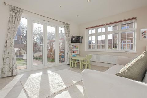 1 Anstee Close, Banbury, OX16 9ZW
