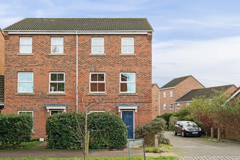 3 bedroom end of terrace house for sale, Emerald Crescent, Sittingbourne, Kent, ME10