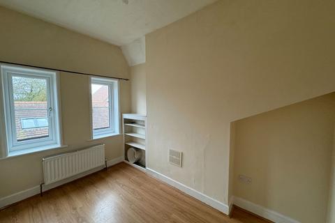 2 bedroom flat to rent, Marden, Kent