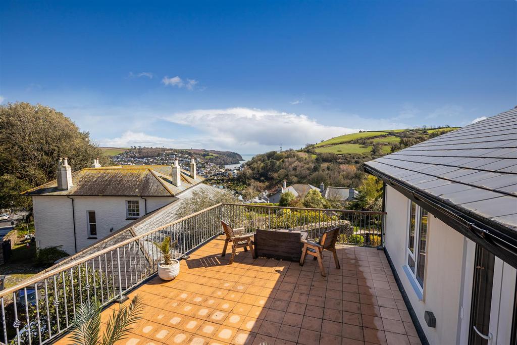 A02 - 2 Church Road, Dartmouth - 230413.jpg