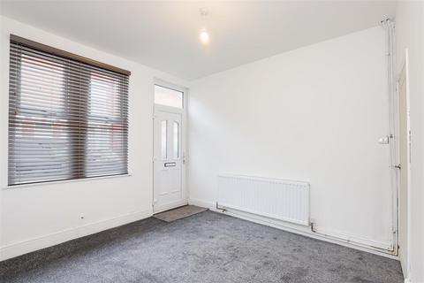 3 bedroom terraced house to rent, Kentwood Road, Sneinton NG2