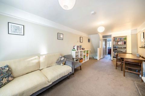 2 bedroom flat for sale, Fairlea Place, London W5