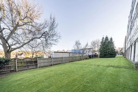 62 Fairlea Place, London, W5 1SP