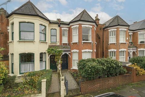 2 bedroom house to rent, Denton Road, Twickenham TW1