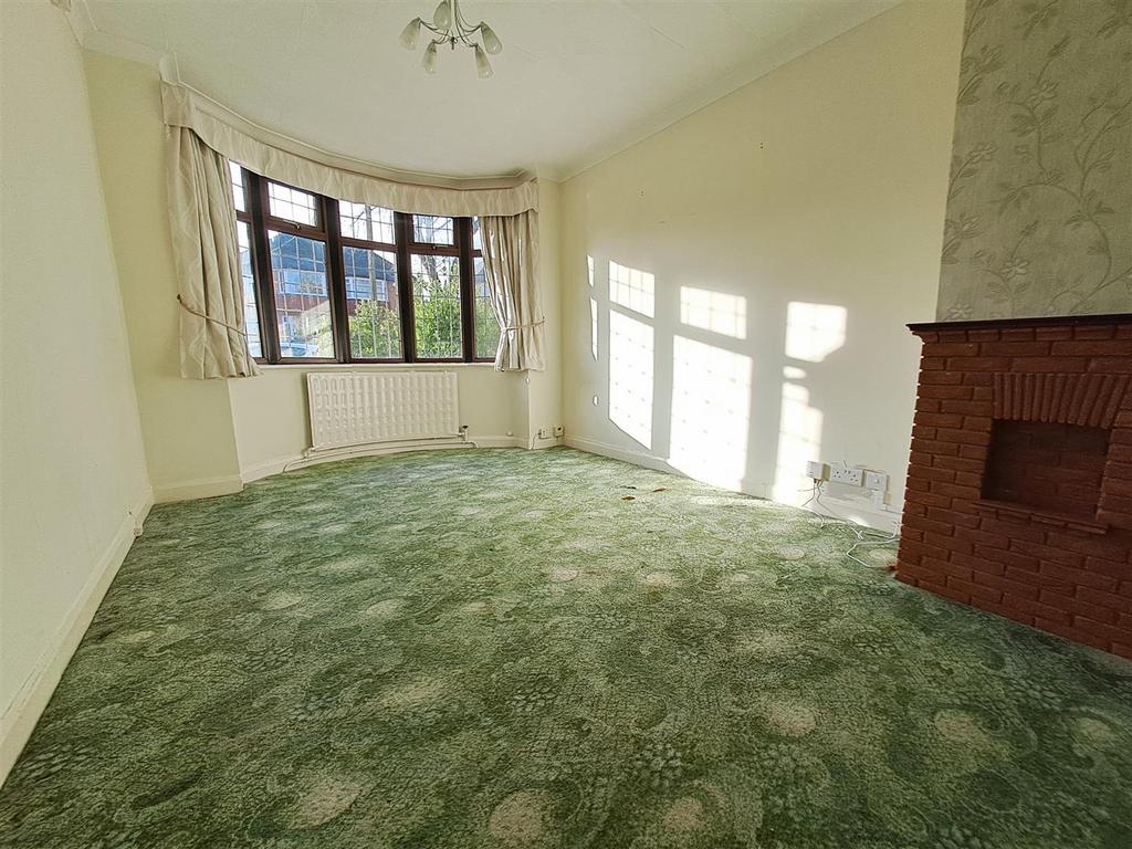 Extended Through Lounge/Diner