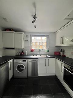 2 bedroom flat to rent, Swinburne house