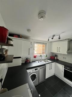 2 bedroom flat to rent, Swinburne house