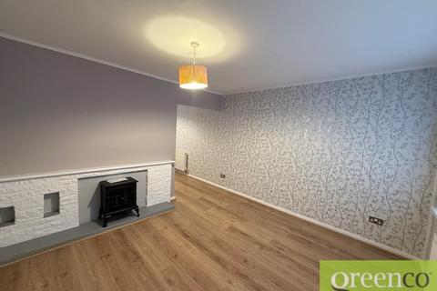 3 bedroom semi-detached house to rent, Moorside Road, Salford M27