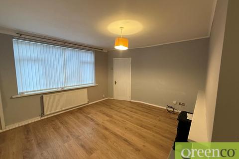 3 bedroom semi-detached house to rent, Moorside Road, Salford M27