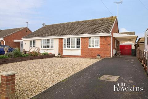 2 bedroom semi-detached bungalow for sale, Gainsborough Avenue, Royal Wootton Bassett SN4