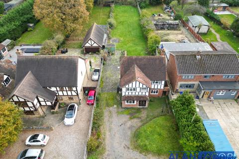 4 bedroom detached house for sale, Staplefords Abbotts, Romford RM4