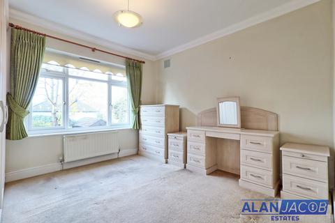 2 bedroom maisonette for sale, Grey Towers Avenue, Hornchurch RM11